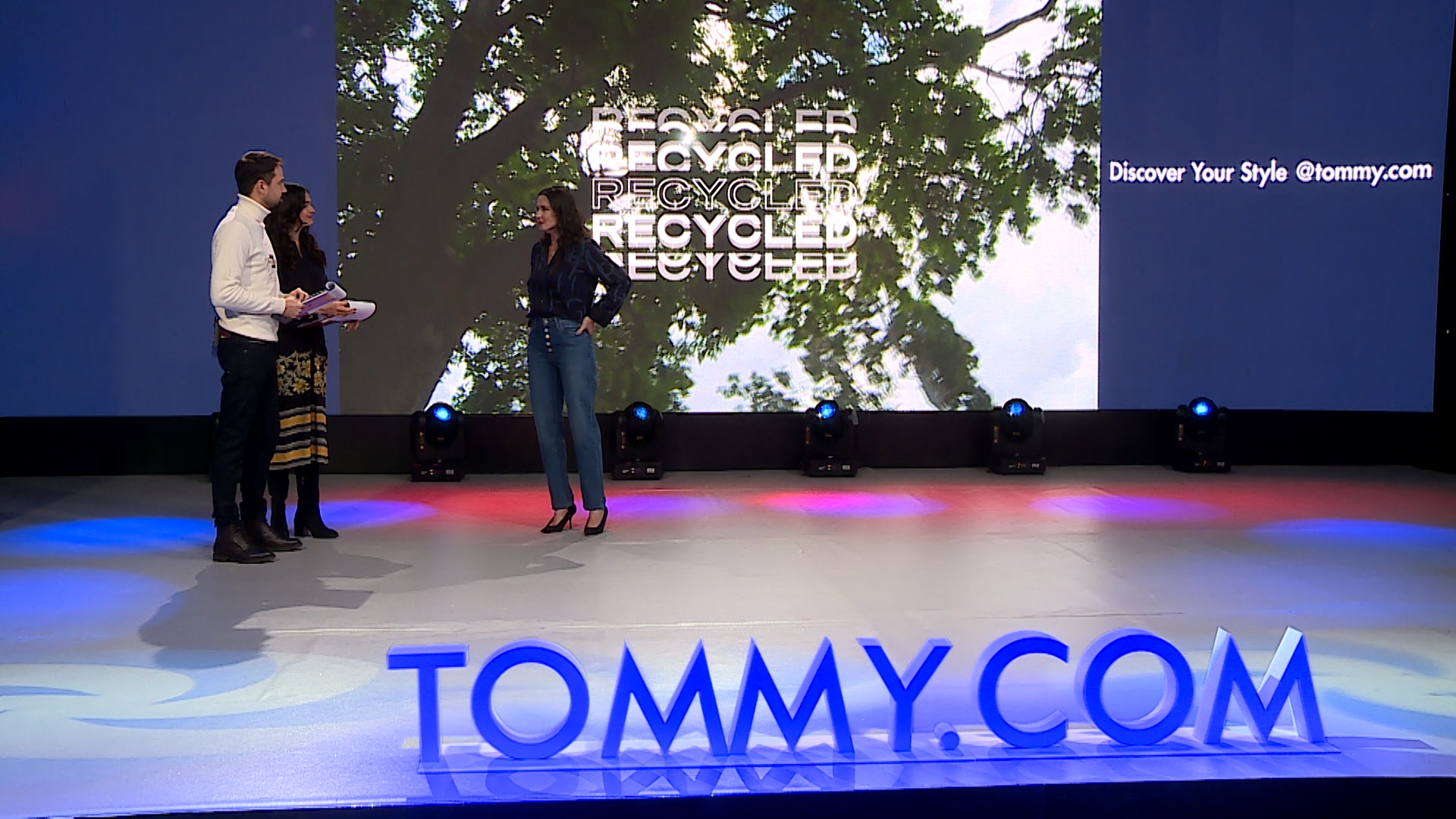 Tommy Hilfiger lansează platforma e-commerce în România - Comunicat de presă