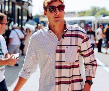 GEORGE RUSSELL POARTĂ TOMMY HILFIGER LA MARELE PREMIU AL UNGARIEI