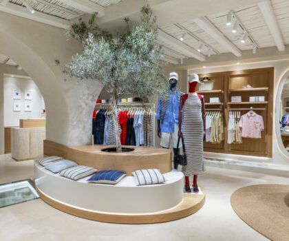 TOMMY HILFIGER A PARTICIPAT LA DESCHIDEREA NOULUI MAGAZIN DIN MYKONOS