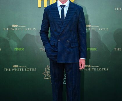 PATRICK SCHWARZENEGGER A PURTAT TOMMY HILFIGER LA PREMIERA GLOBALĂ A SERIALULUI THE WHITE LOTUS